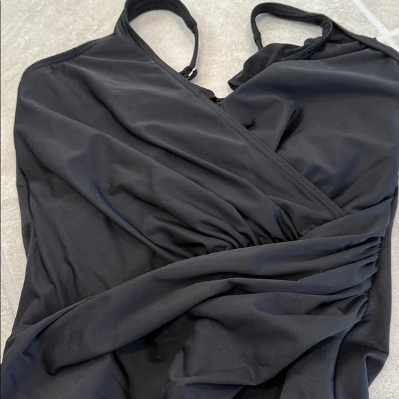 Ready to look one or two sizes slimmer? Miraclesuit is ready for you! - Picture 5 of 5